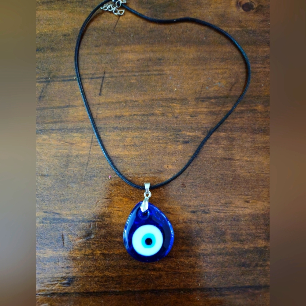 Blue Evil Eye Pendant Necklace | Jewelry, Crystals, Protection, Indie, Charm